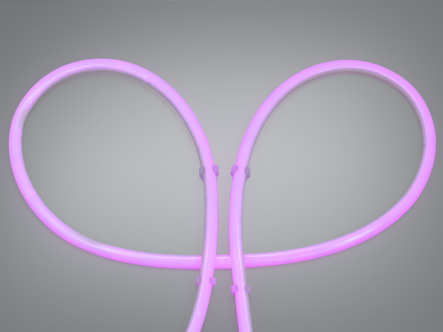 Гнучкий неон Diasha 220В, круглий 12 мм, IP67. Бузкове суцільне сяйво 180°, SMD2835 ~120/м, ~8 Вт/м і до 800 лм/м. Для контурів, вітрин та інтер’єрного декору.