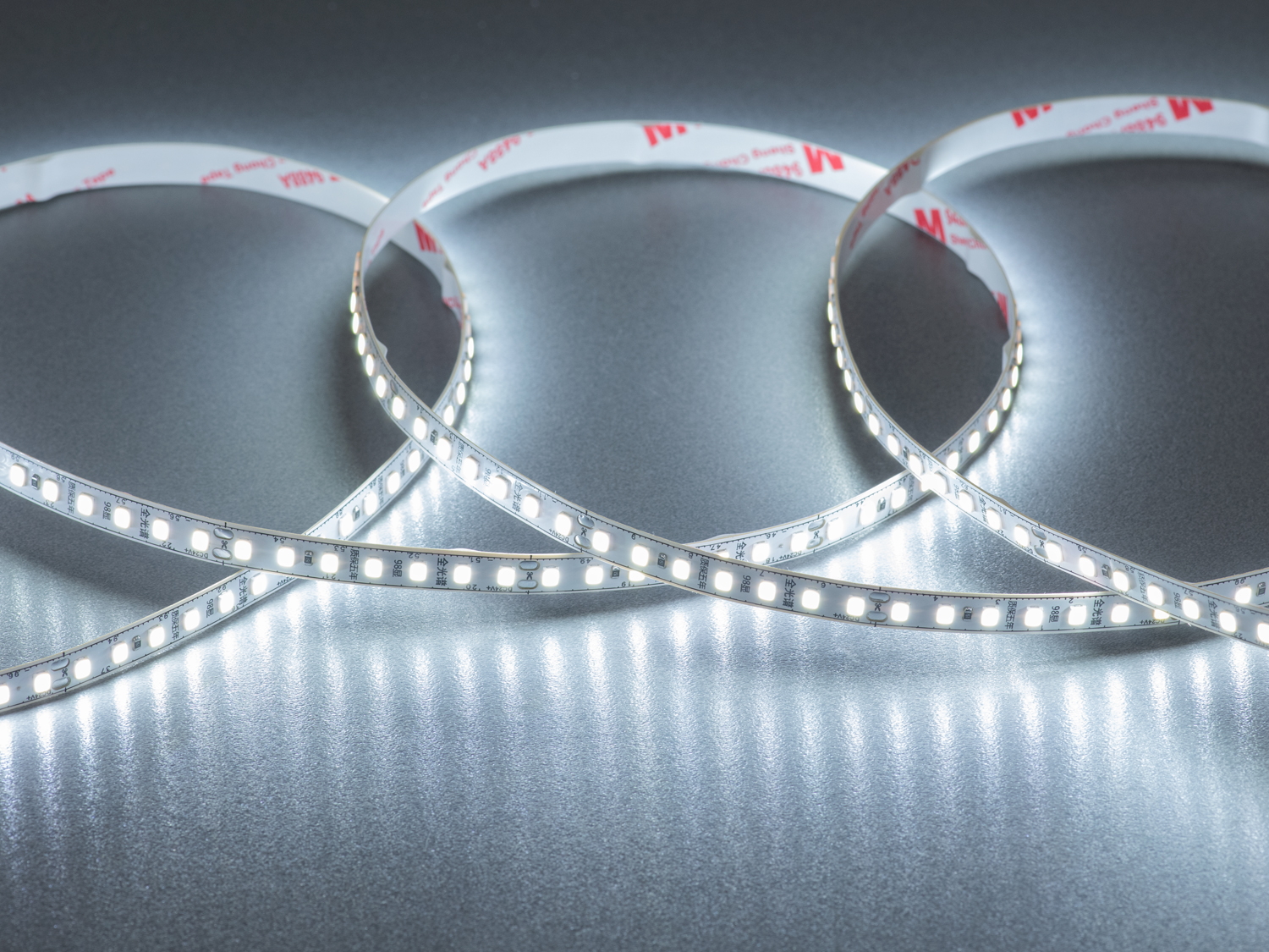 LED стрічка 24В, 140 діодів на метр, 8мм, холодний. Придбайте ледовську стрічку, яка поєднує в собі ефективність, довговічність, легкість монтажу та широкий спектр застосування. LED стрічка 24В, 140 діодів на метр, 8мм, холодний. Придбайте ледовську стрічку, яка поєднує в собі ефективність, довговічність, легкість монтажу та широкий спектр застосування.