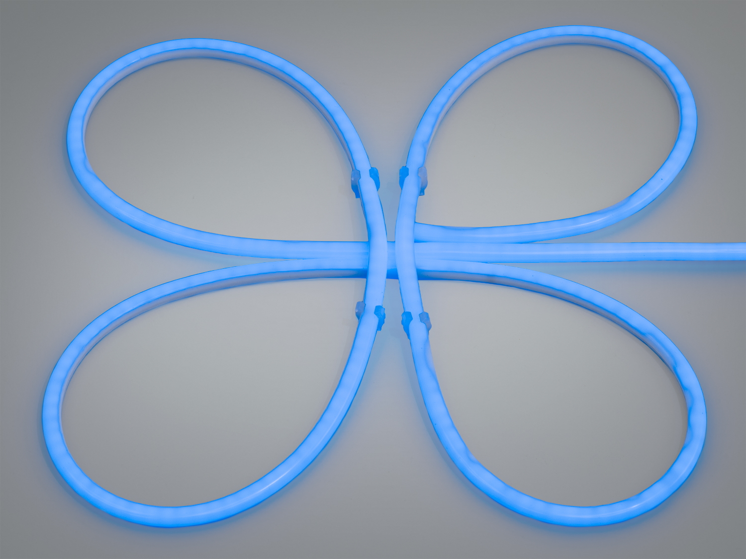 Гнучкий неон Diasha 24В, 11 мм, IP67, блакитне світло. 8 Вт/м, ~800 лм/м, SMD2835 120/м, кут 180°, мінімальний радіус 25 мм, крок різання 50 мм.