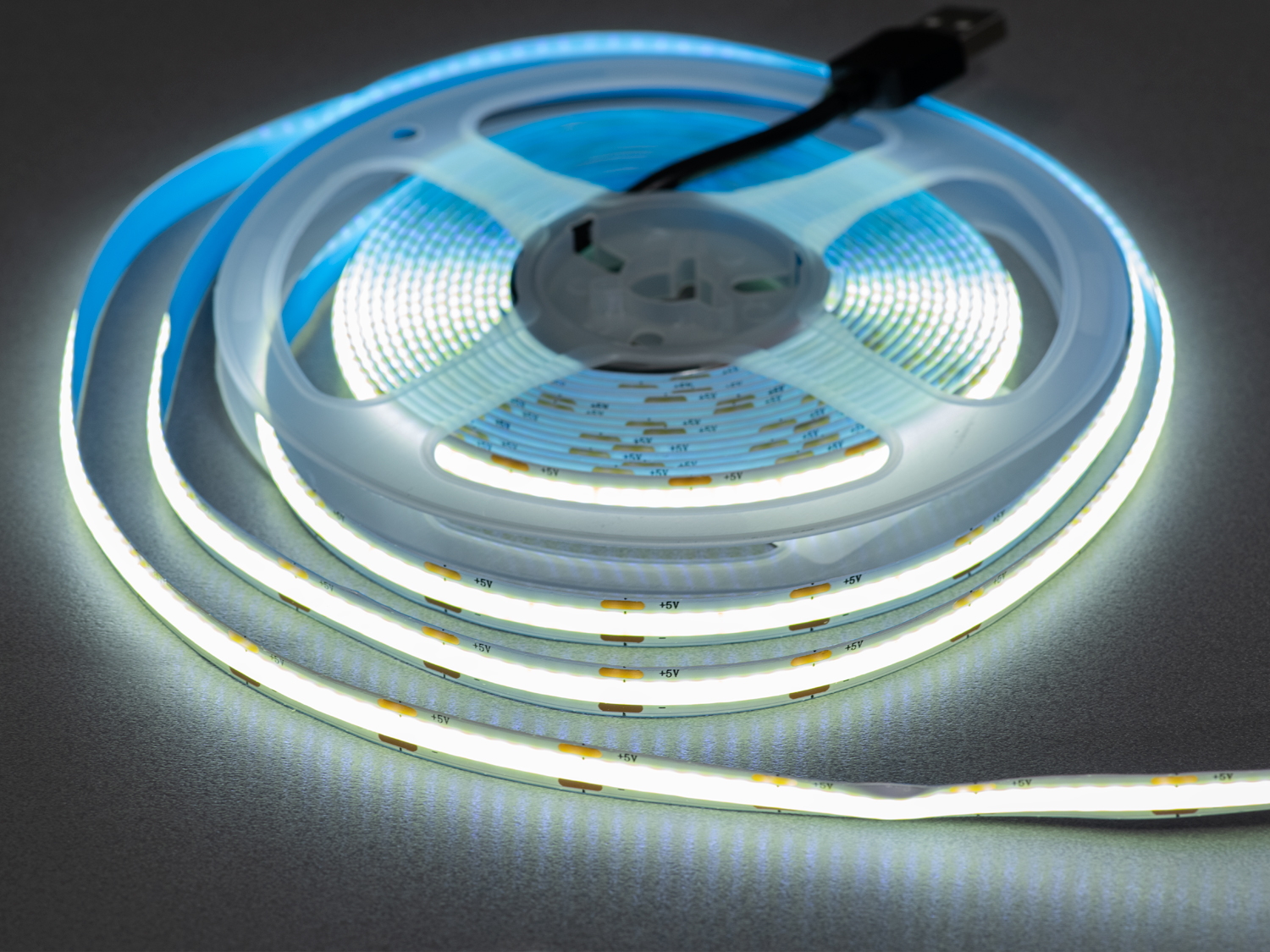 LED стрічка 5В з USB, 120 діодів на метр, 8мм, холодний