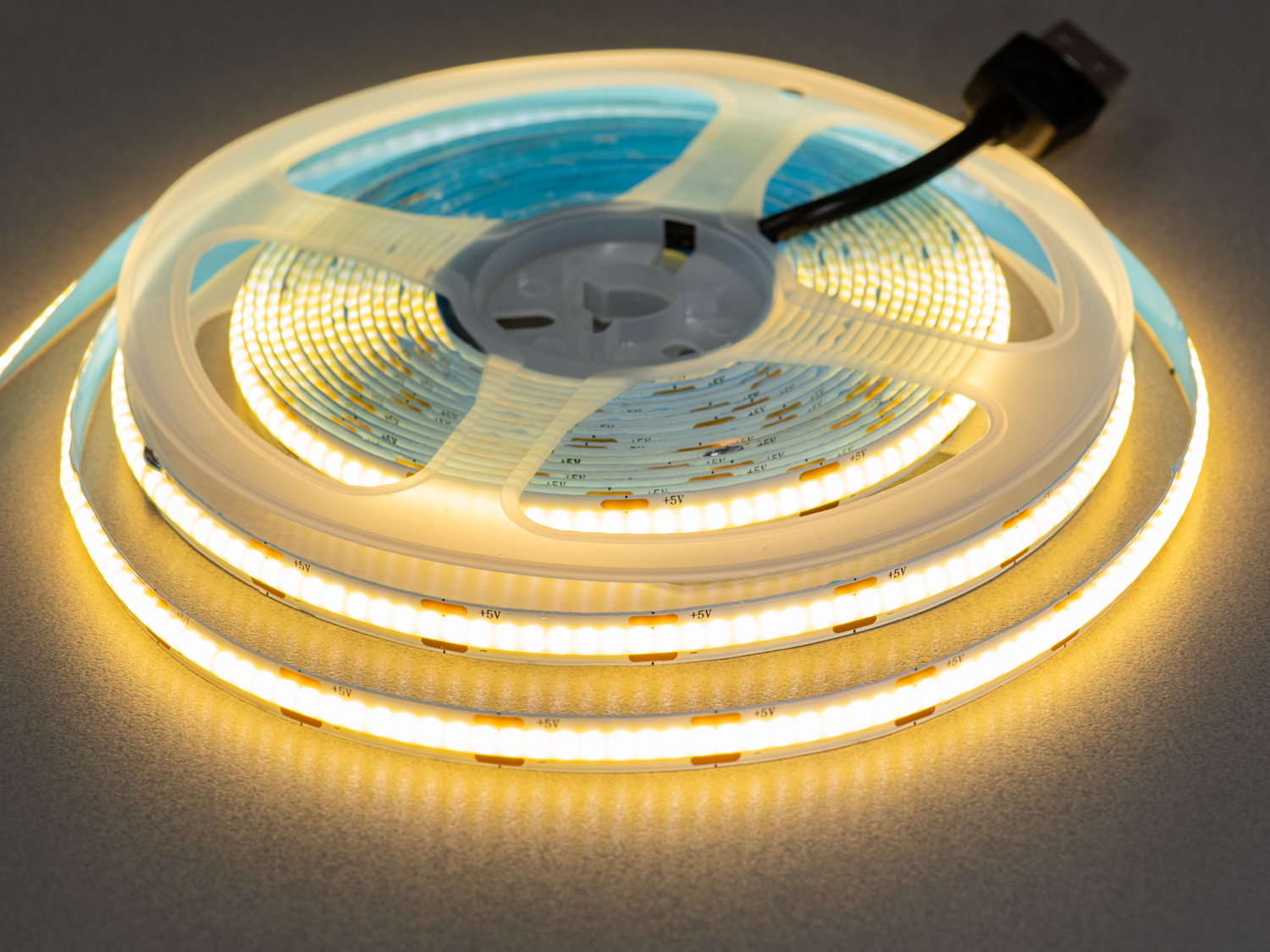 LED стрічка 5В з USB, 120 діодів на метр, 8мм, теплий. Led стрічка з USB-розємом — сучасне рішення для підсвічування телевізора, дзеркала або навіть дитячого ліжечка. LED стрічка 5В з USB, 120 діодів на метр, 8мм, теплий. Led стрічка з USB-розємом — сучасне рішення для підсвічування телевізора, дзеркала або навіть дитячого ліжечка.