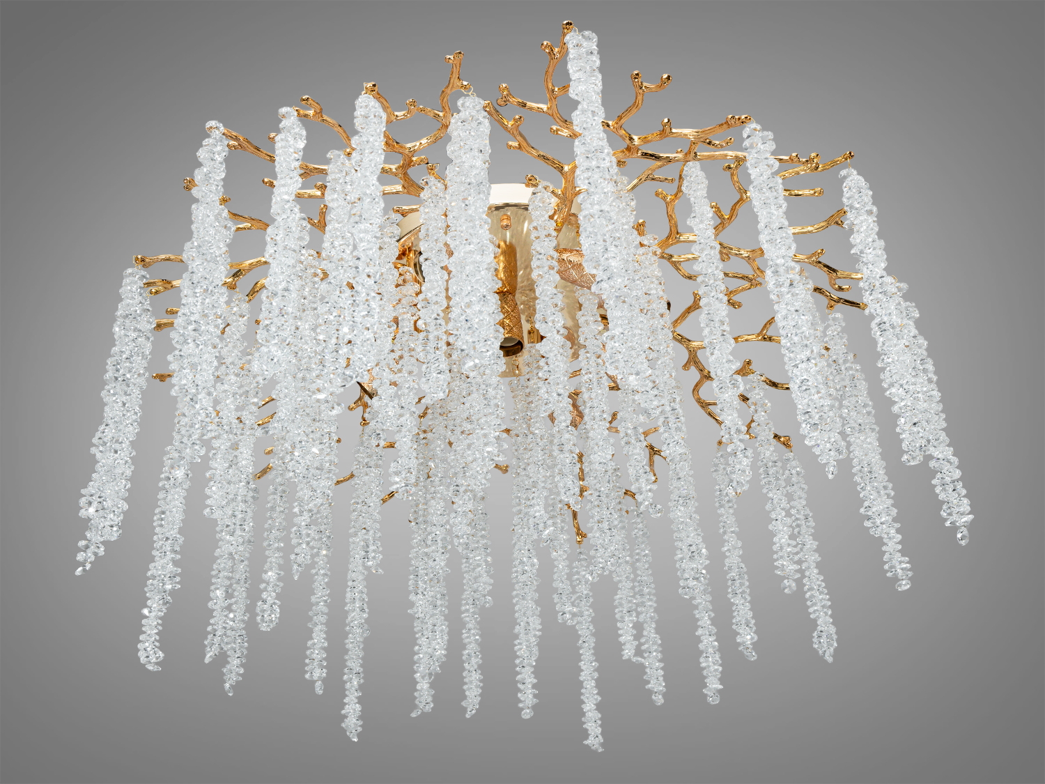 Стельовий світильник із золотистими гілками та кришталевими підвісками. Ідеальний для просторих інтер′єрів.