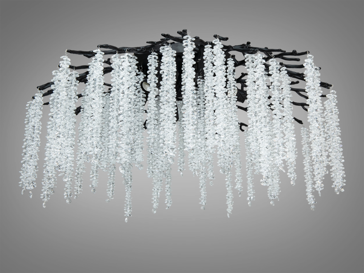 Стельова кришталева люстра «Гліцинія» чорна, 9xE14, Ø80 см, висота 40 см. Алюмінієвий каркас, монтажна планка, керування настінним вимикачем. Орієнтовна площа до ~20 м². Каскад підвісок створює виразний акцент.