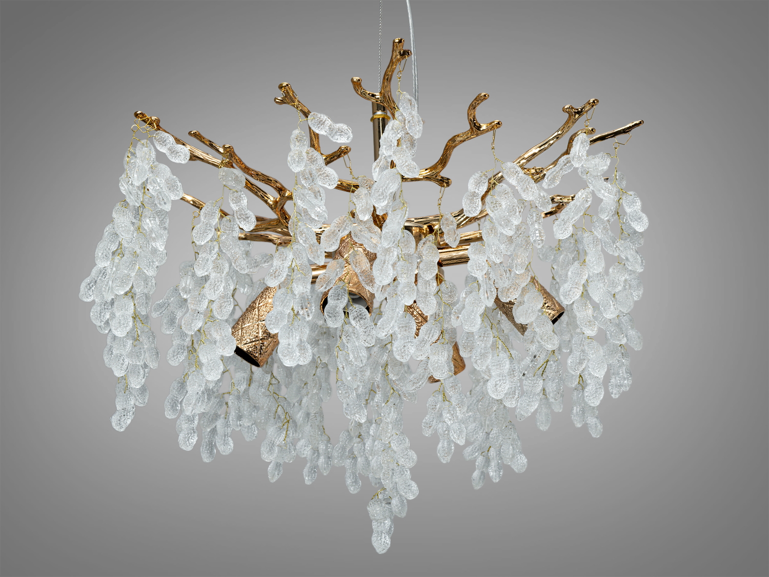 Підвісна кришталева люстра Гліцинія, золото, Ø40 см, 4xE14. До ~10 м², алюмінієвий каркас, монтажна планка, регульована висота, настінний вимикач. Кришталеві «грона» створюють м’яке мерехтіння.