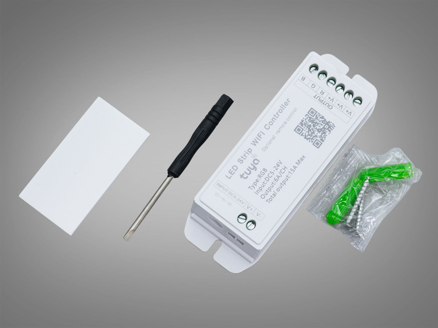 Контролер для RGB LED стрічки. Його можна інтегрувати в меблі, нішу, стелю або архітектурні елементи — і він завжди залишатиметься непомітним, але ефективним елементом інтерєру.