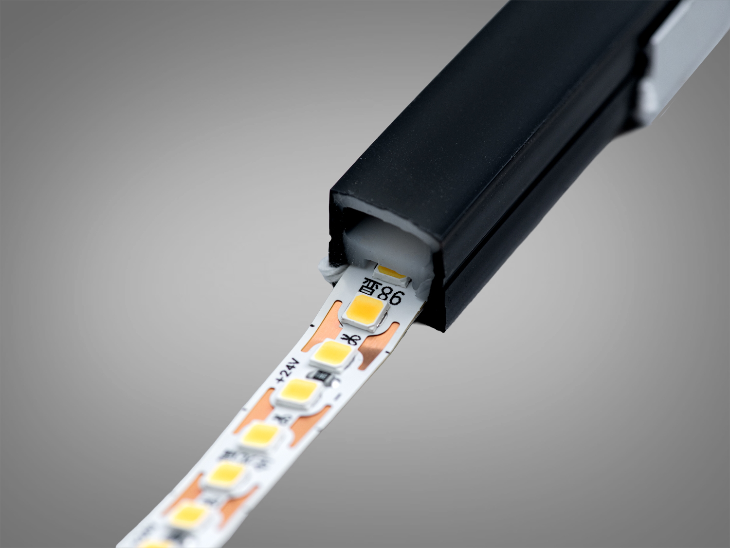 Гнучкий профіль для LED стрічки, накладний