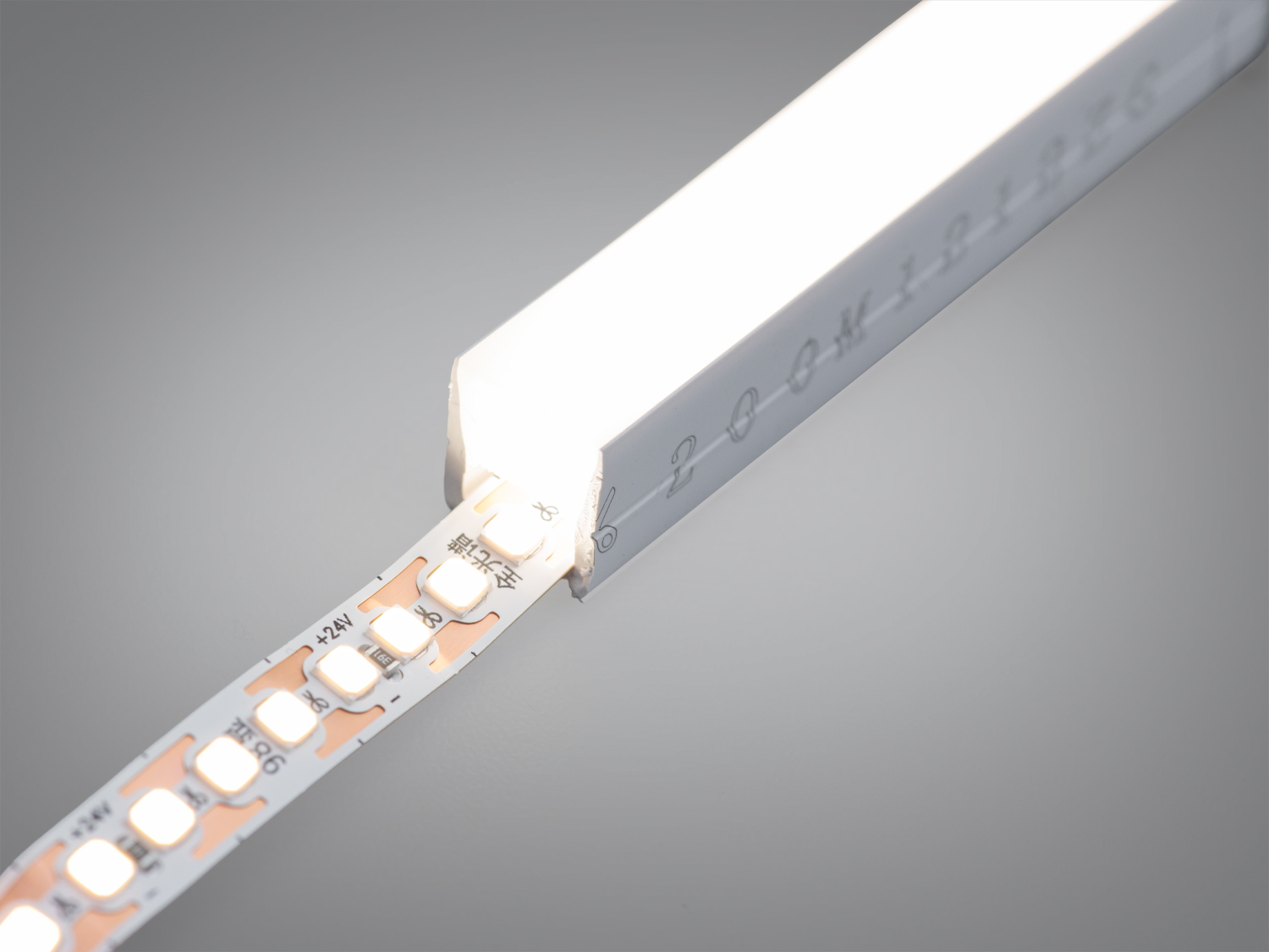 Гнучкий профіль для LED стрічки, накладний