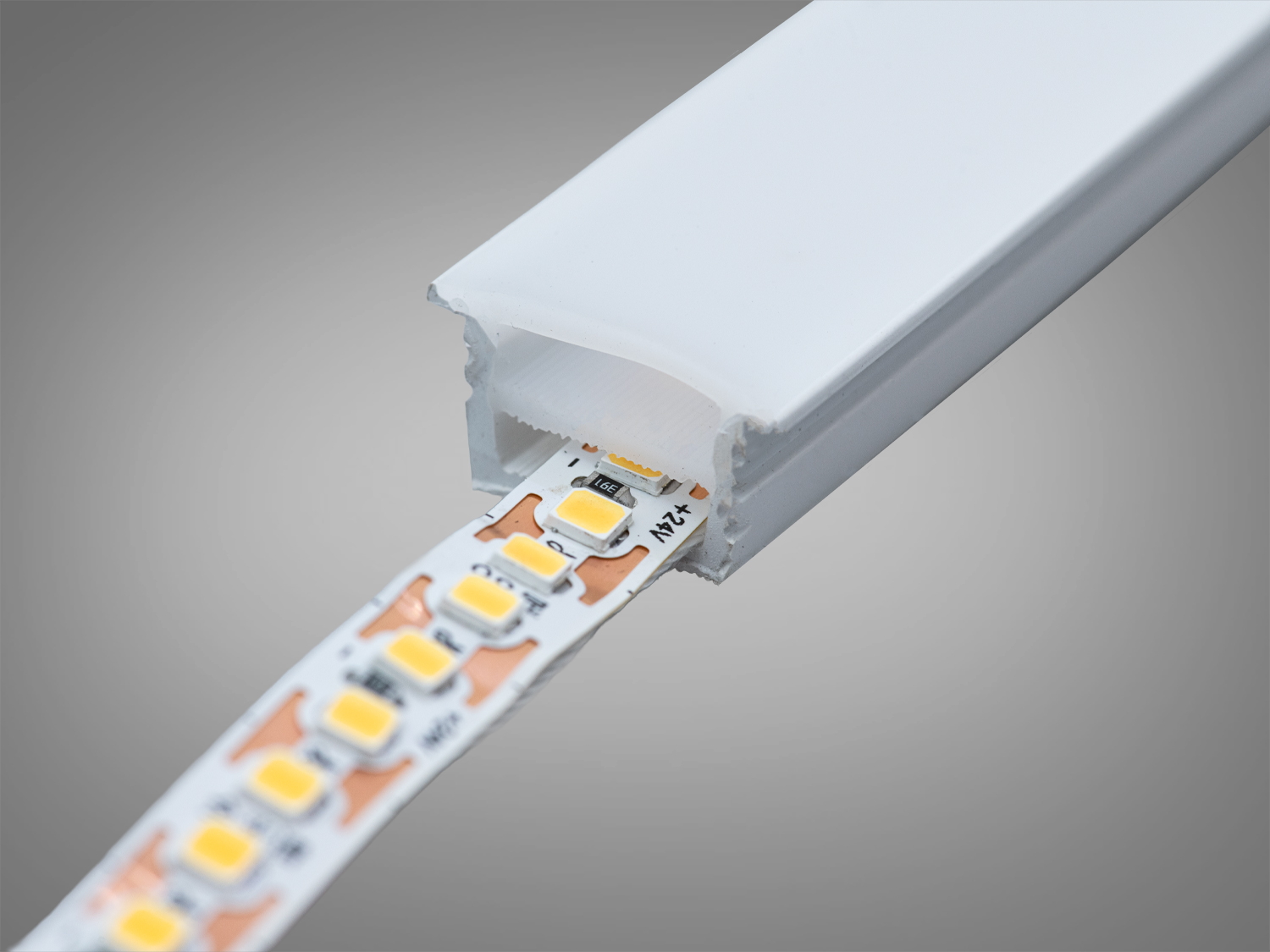 Гнучкий профіль для LED стрічки, накладний