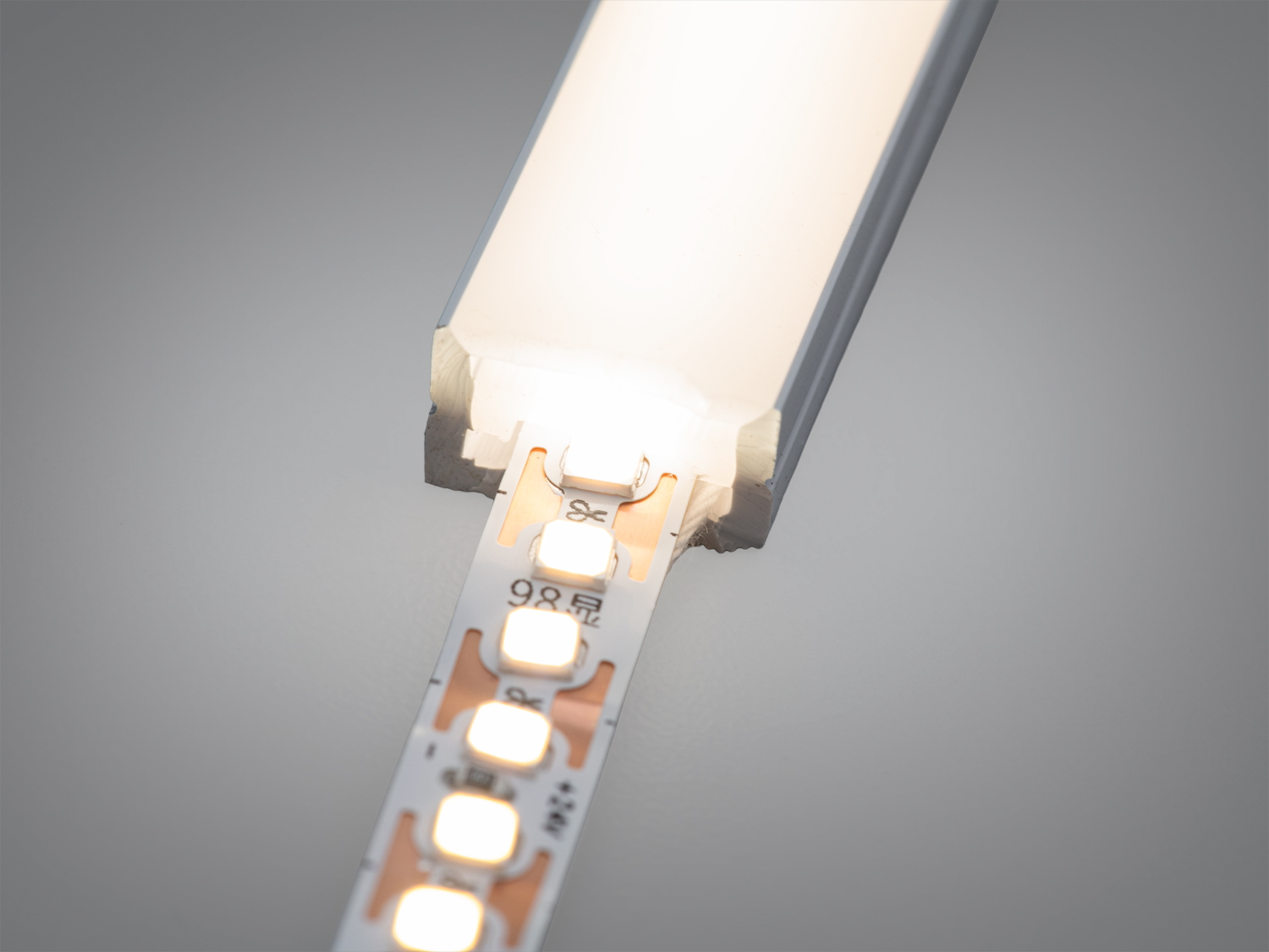 Гнучкий профіль для LED стрічки, накладний