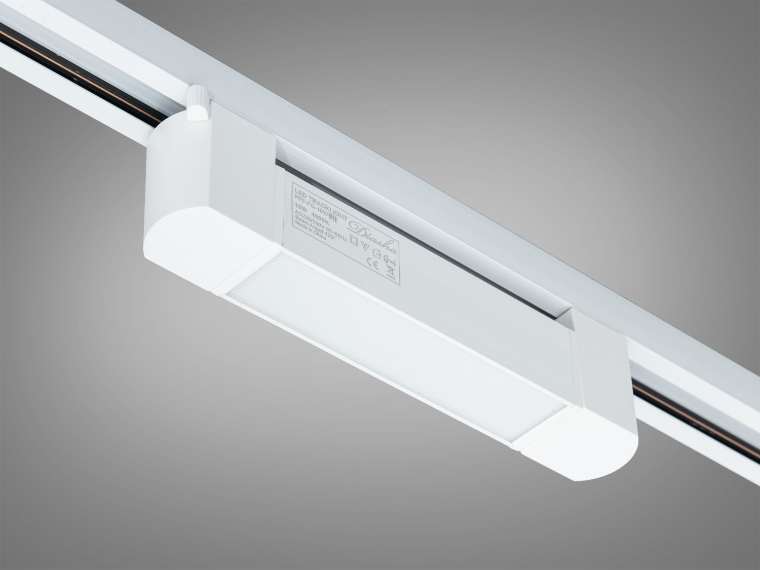 Задня частина світлодіодного трекового світильника з технічними характеристиками, прямокутна форма для легкого монтажу на трекову систему.