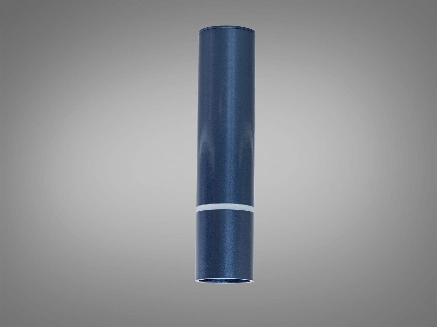 Металевий чорний світильник циліндричної форми, призначений для стельового монтажу, забезпечує спрямоване освітлення.