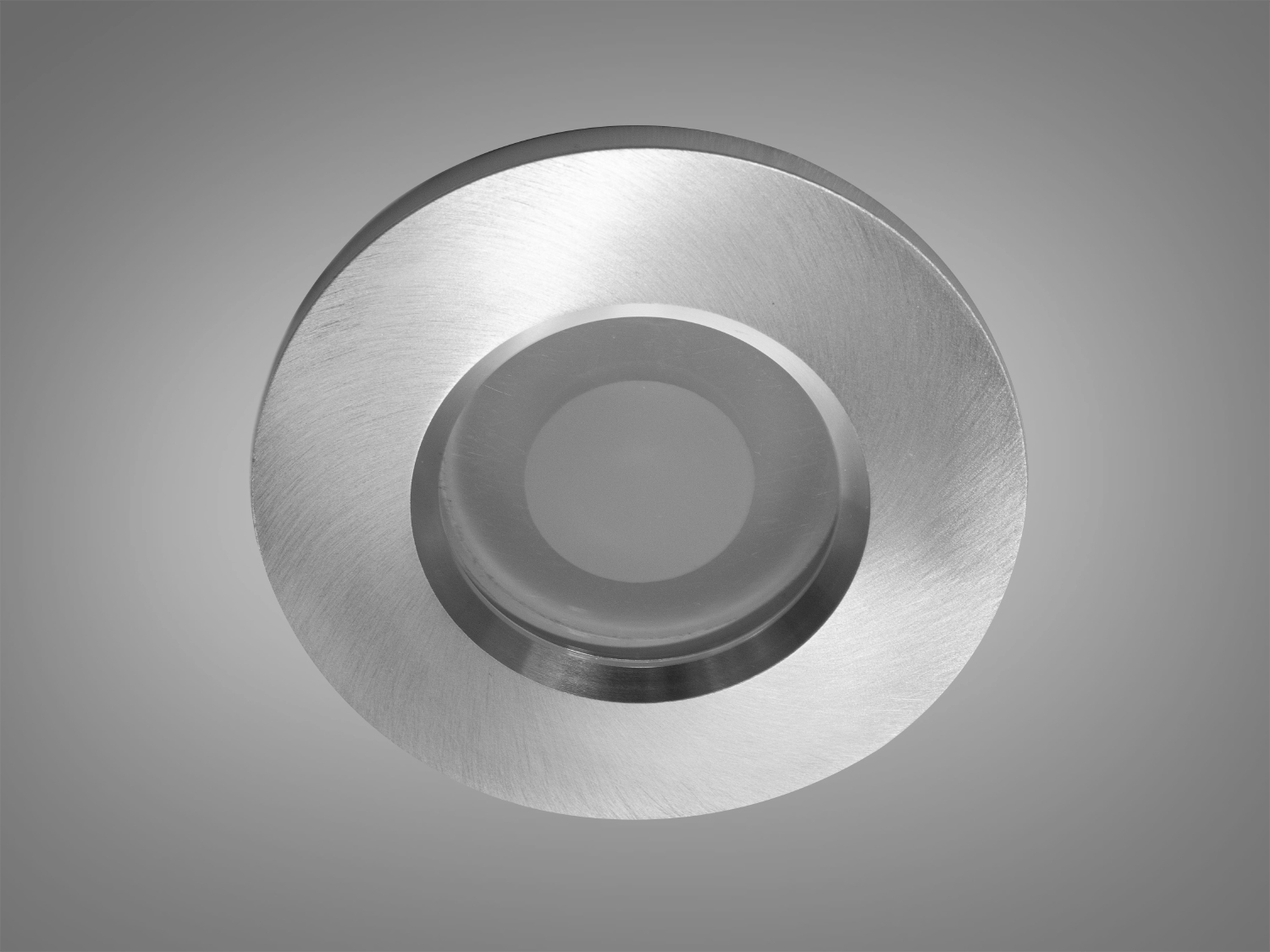 Цей точковий світильник виготовлений з алюмінію представляє собою втілення стилю та функціональності, які пропонує нова серія від ТМ 