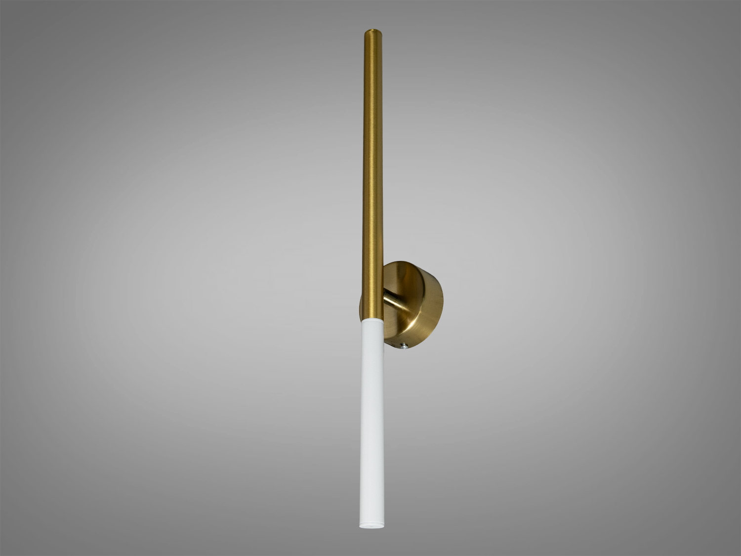 Світильник з латунним корпусом, циліндричної форми, з білим дифузором для рівномірного освітлення.