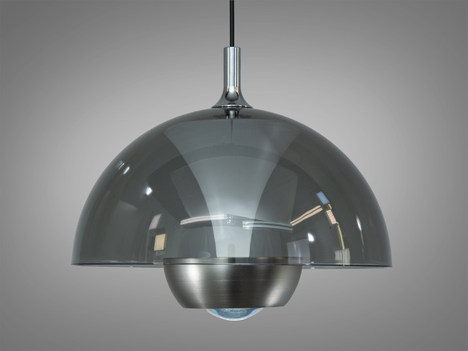 Одинарний LED підвіс Diasha 7 Вт у чорному хромі з димчастим склом. Регулювання колірної температури (CCT), сенсор помаху та керування від настінного вимикача.