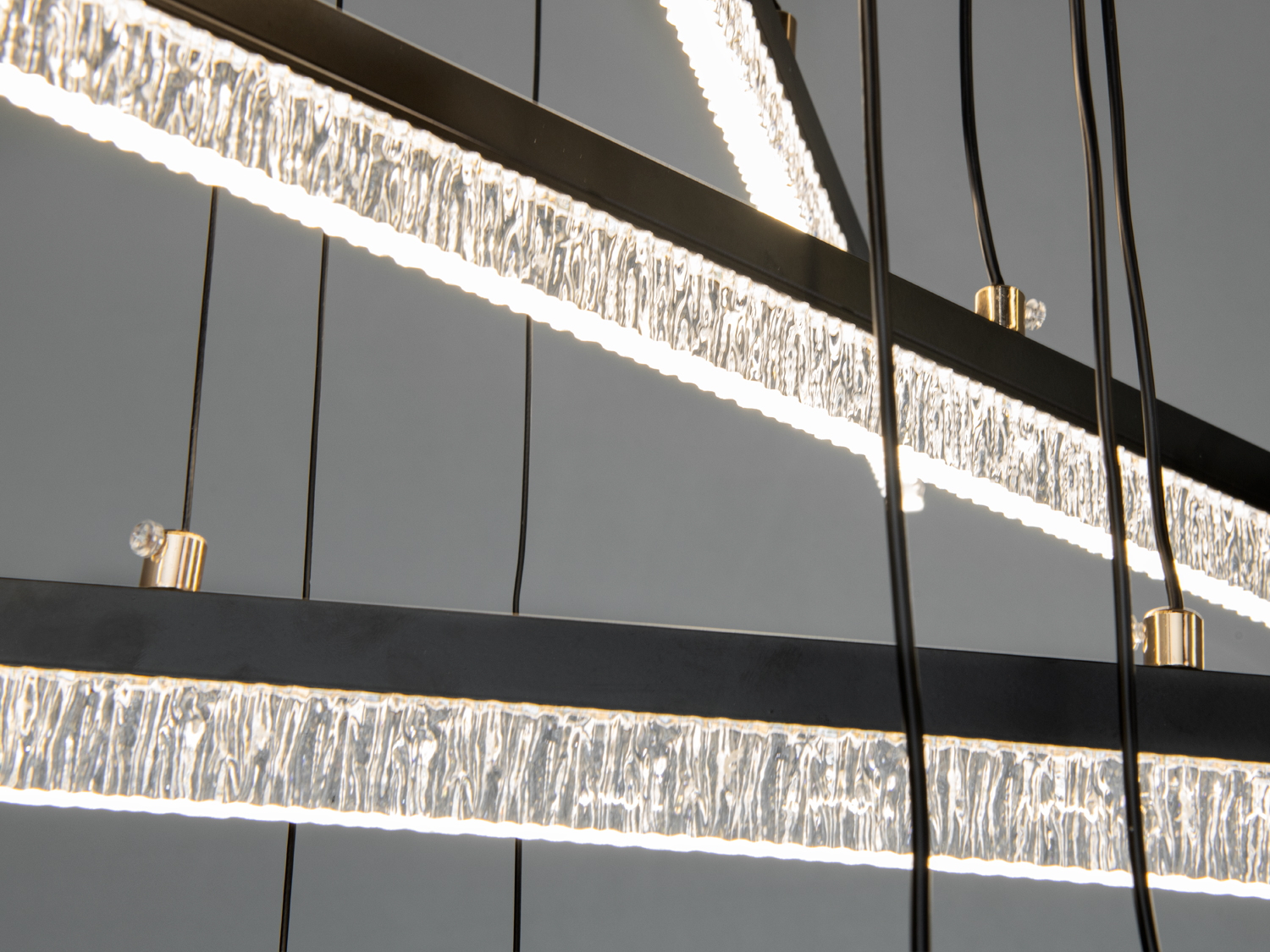 Підвісна LED люстра 5 ліній чорна 70 Вт з пультом