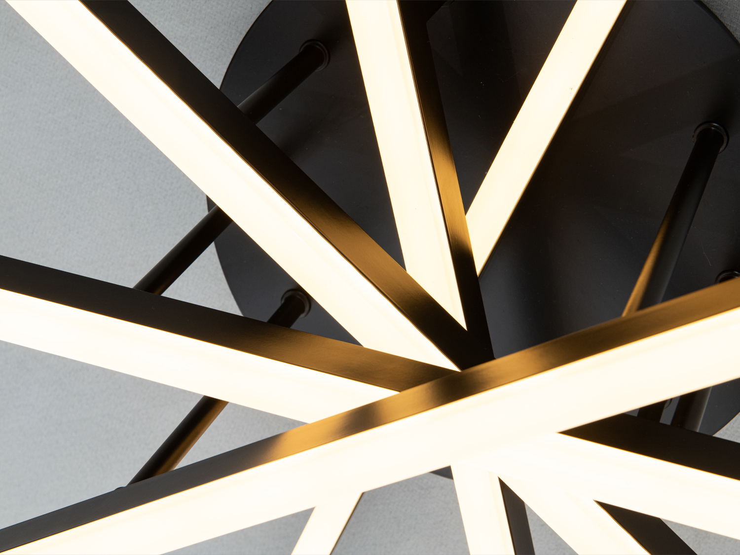 Стельова світлодіодна люстра чорна 70W 5 модулів