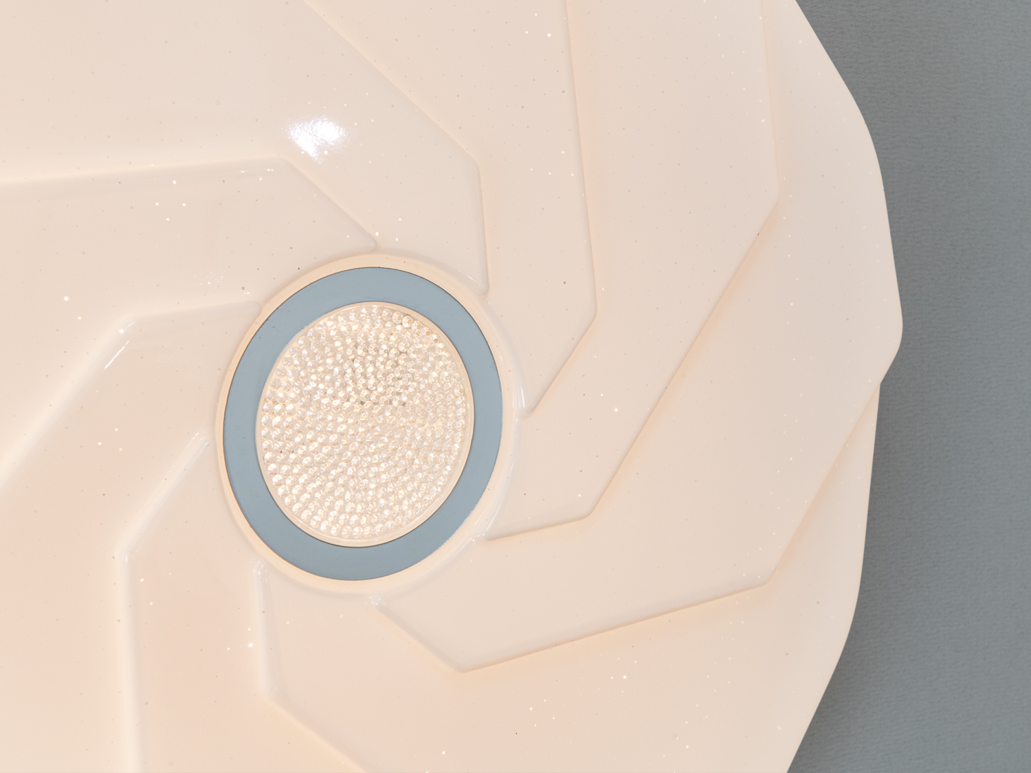 Світлодіодна смарт люстра біла 58Вт до 10м²