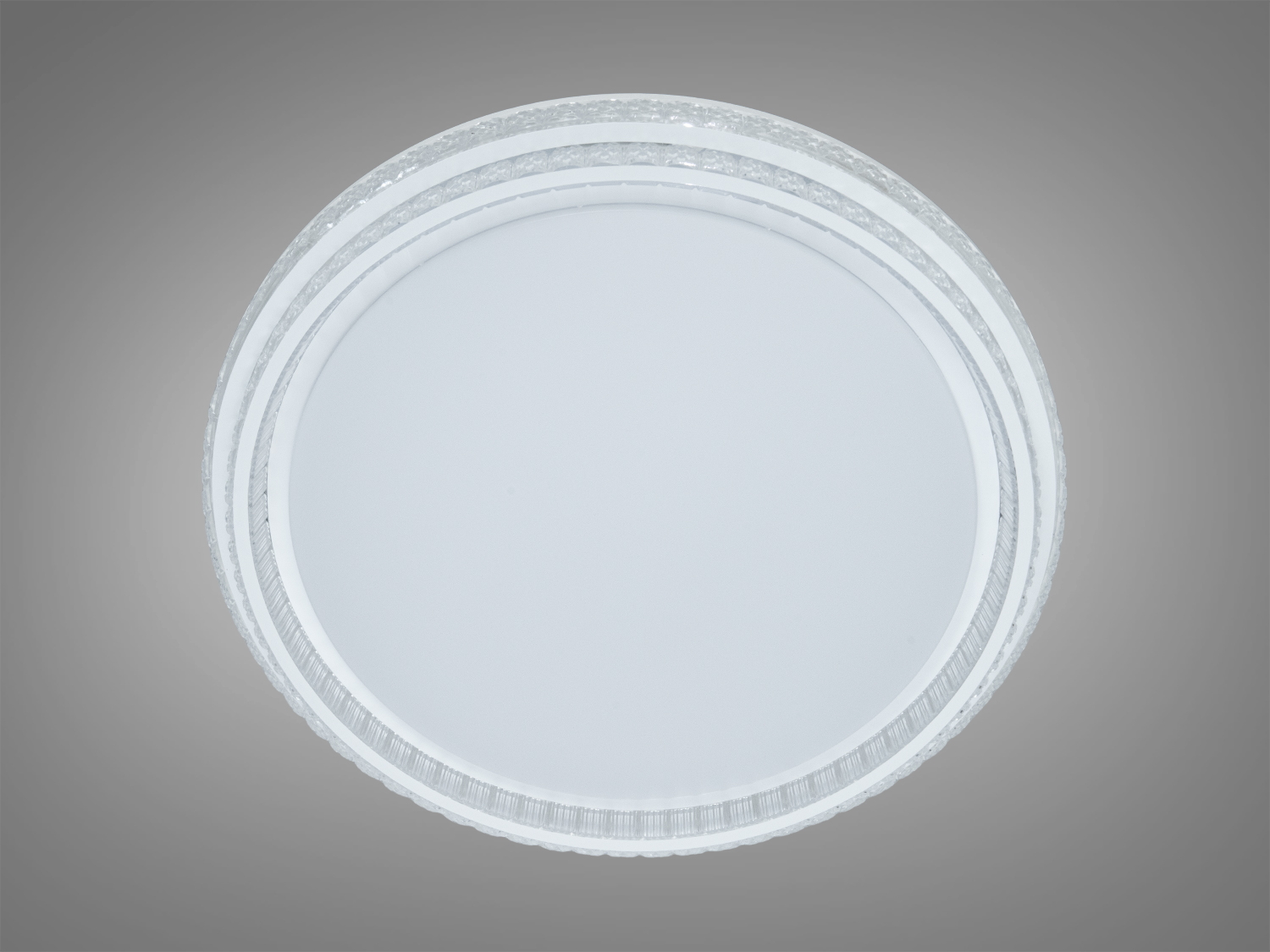 Компактний круглий світильник з матовим покриттям, що забезпечує м′яке розсіяне світло. Ідеальний для кухні.