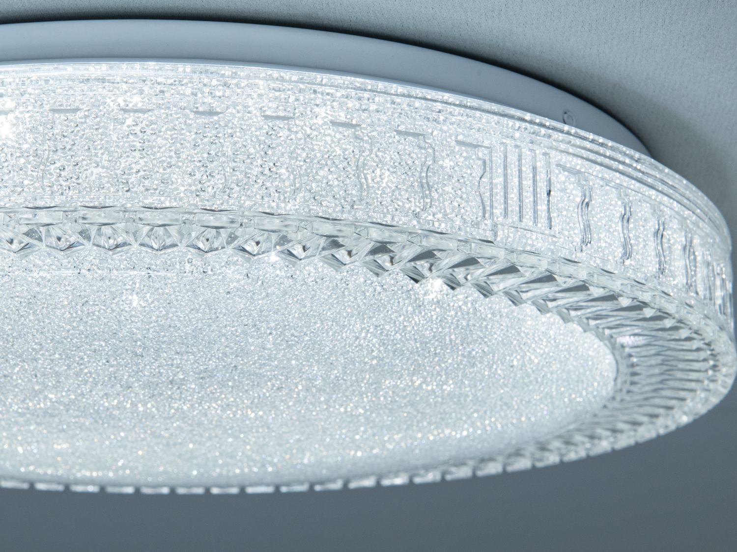 Світлодіодна люстра Diasha біла 34Вт до 6м²