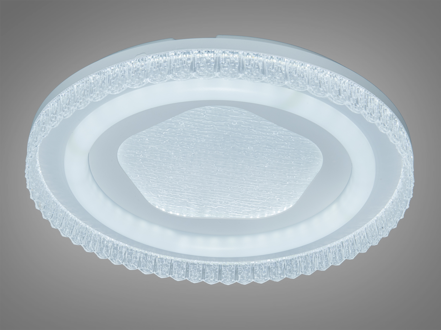 Світильник з глянцевим обідком, що відбиває світло. Використовується для створення затишної атмосфери.