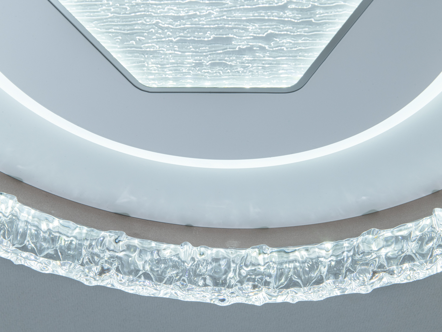 Стельова LED люстра біла 85 Вт 